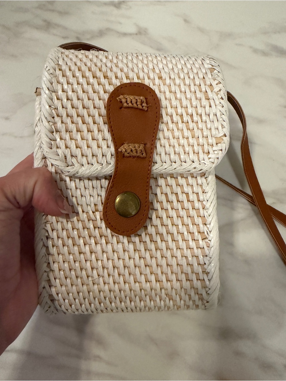 Francesca's Collections White Woven Crossbody with Brown Strap